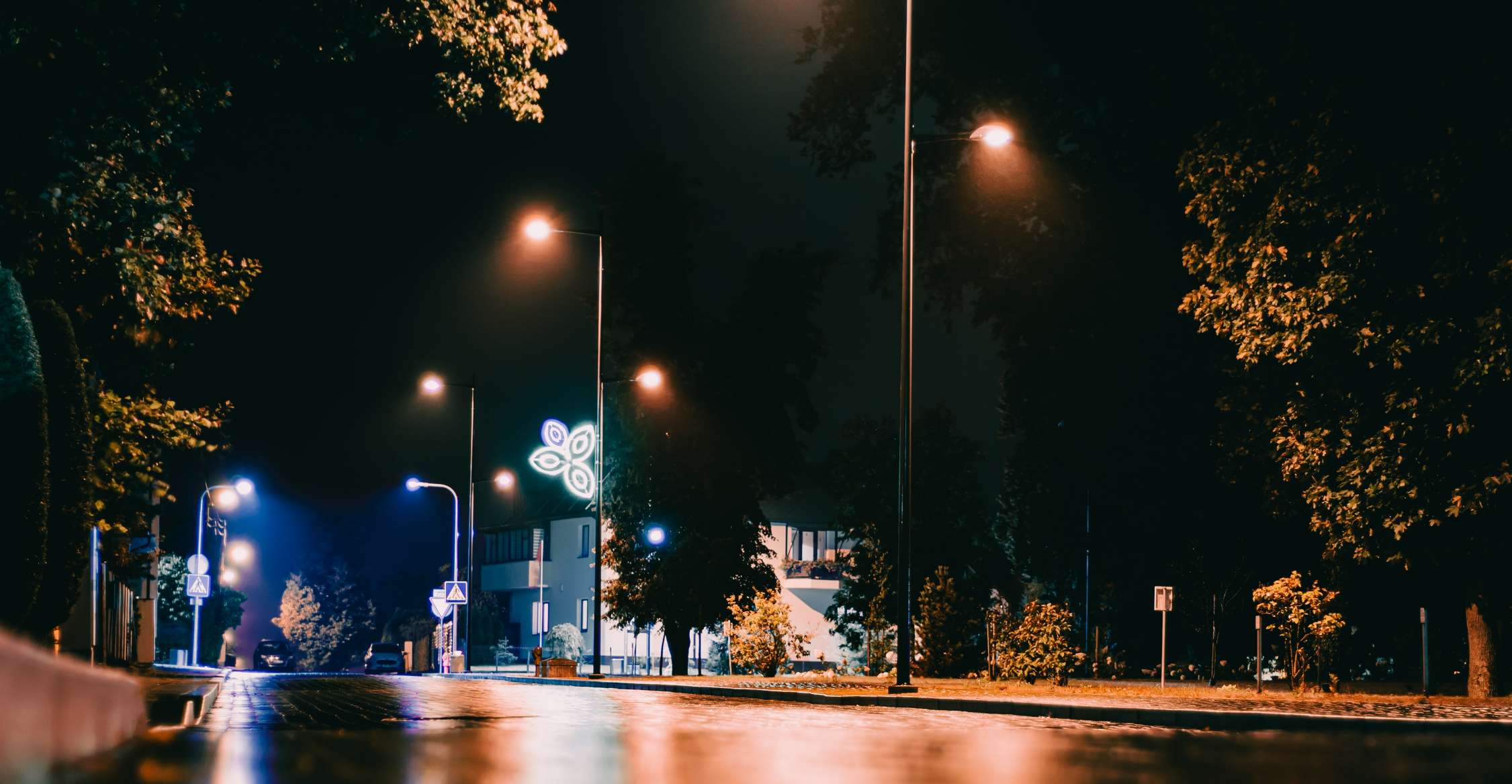 楼宇自控系统，弱电设备监控，高效建筑管理，减少人工成本